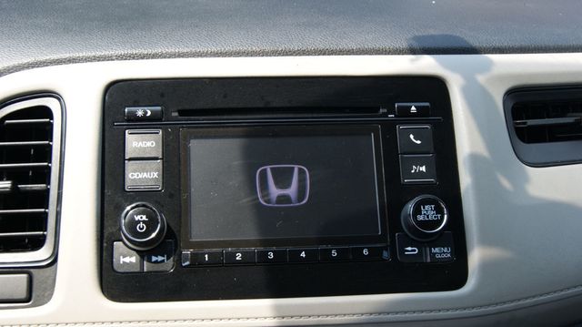 2018 Honda HR-V 3 MONTH WARRANTY , JUST SERVICED , VERY CLEAN INSIDE AND OUT  - 23063504 - 12