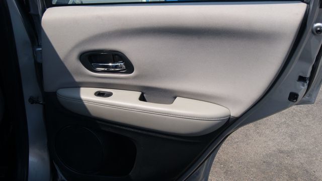 2018 Honda HR-V 3 MONTH WARRANTY , JUST SERVICED , VERY CLEAN INSIDE AND OUT  - 23063504 - 38