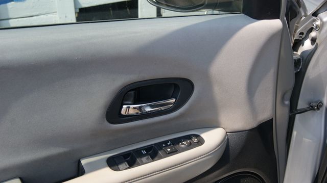 2018 Honda HR-V 3 MONTH WARRANTY , JUST SERVICED , VERY CLEAN INSIDE AND OUT  - 23063504 - 44