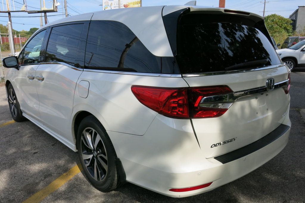 2018 Honda Odyssey Elite photo 3