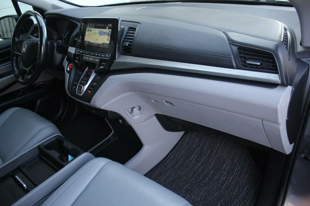 2018 Honda Odyssey EXL W/ DVD PLAYER, RES, NAVIGATION LEATHER, MOONROOF - 22934682 - 9