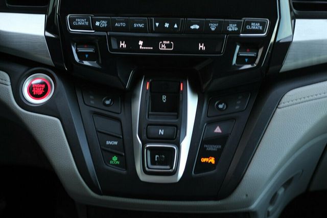 2018 Honda Odyssey EXL W/ DVD PLAYER, RES, NAVIGATION LEATHER, MOONROOF - 22934682 - 16