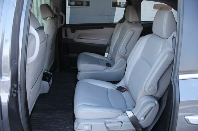 2018 Honda Odyssey EXL W/ DVD PLAYER, RES, NAVIGATION LEATHER, MOONROOF - 22934682 - 29