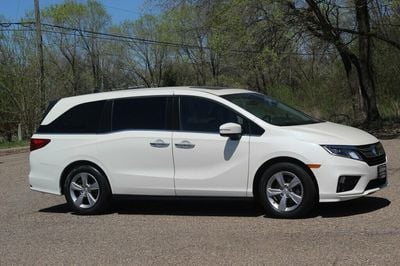 2018 Honda Odyssey - 5FNRL6H70JB079854