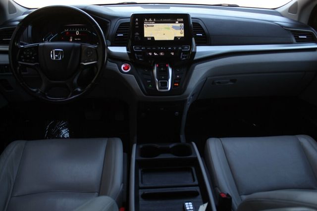 2018 Honda Odyssey EXL W/ MOONROOF, LEATHER INTERIOR W/ NEW BRAKE SERVICE - 22922324 - 12