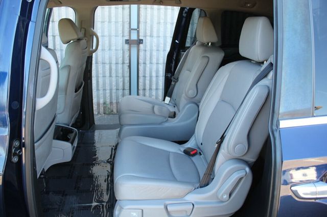 2018 Honda Odyssey EXL W/ MOONROOF, LEATHER INTERIOR W/ NEW BRAKE SERVICE - 22922324 - 26