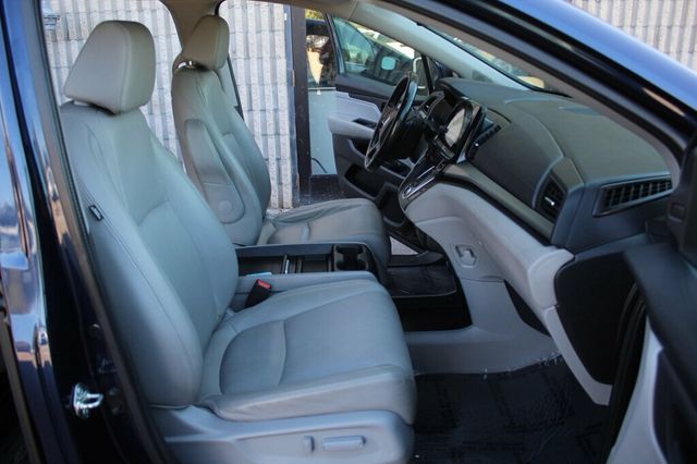 2018 Honda Odyssey EXL W/ MOONROOF, LEATHER INTERIOR W/ NEW BRAKE SERVICE - 22922324 - 6