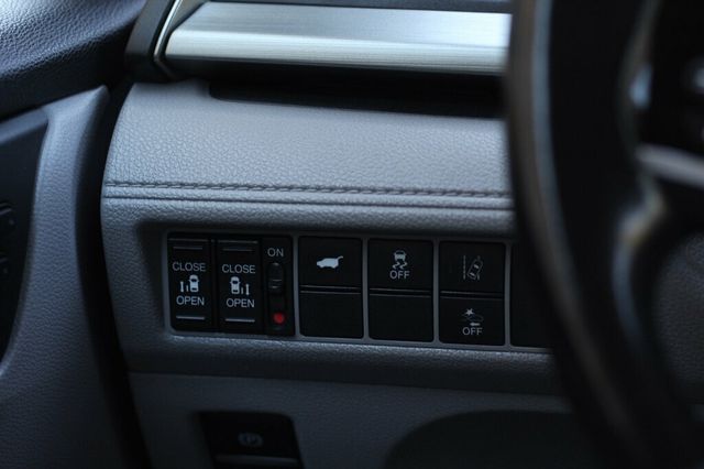 2018 Honda Odyssey EXL W/ MOONROOF, LEATHER W/ NEW BRAKE SERVICE - 22922324 - 21