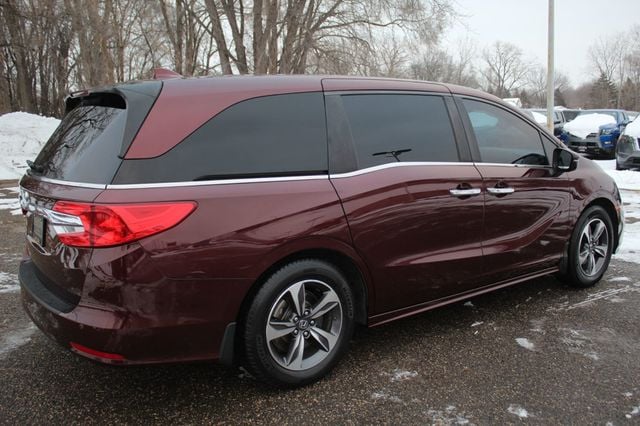 2018 Honda Odyssey Touring photo 4