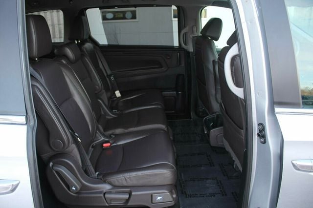 2018 Honda Odyssey ONE OWNER TOURING W/ RES-DVD, NAVIGATION, PWR MOONROOF - 22947055 - 10