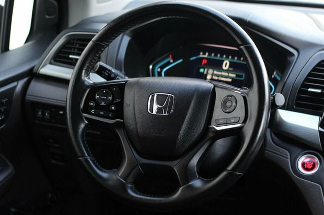 2018 Honda Odyssey ONE OWNER TOURING W/ RES-DVD, NAVIGATION, PWR MOONROOF - 22947055 - 30