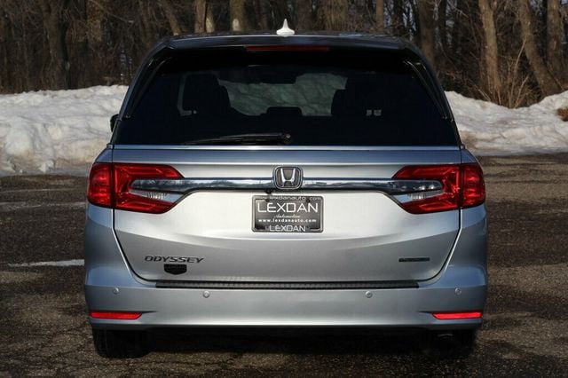 2018 Honda Odyssey ONE OWNER TOURING W/ RES-DVD, NAVIGATION, PWR MOONROOF - 22947055 - 4