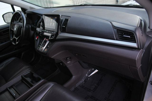 2018 Honda Odyssey ONE OWNER TOURING W/ RES-DVD, NAVIGATION, PWR MOONROOF - 22947055 - 8