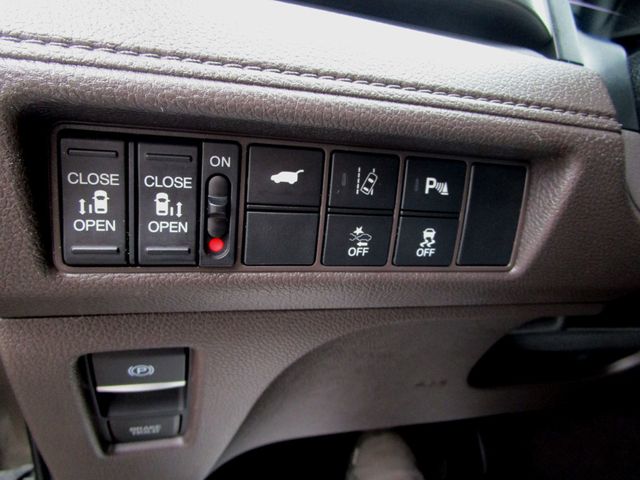 2018 Honda Odyssey Touring Automatic - 22948628 - 27