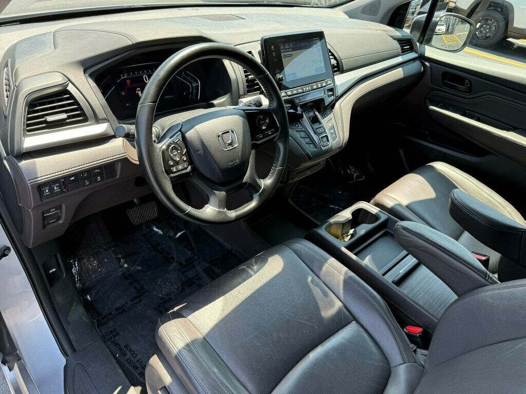 2018 Honda Odyssey Touring Automatic - 23040057 - 10