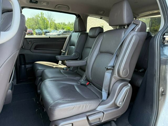 2018 Honda Odyssey Touring Automatic - 23040057 - 19