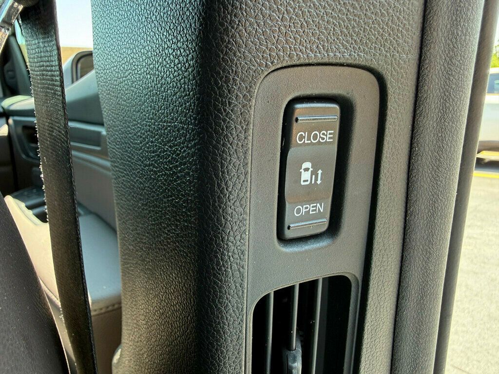 2018 Honda Odyssey Touring Automatic - 23040057 - 31