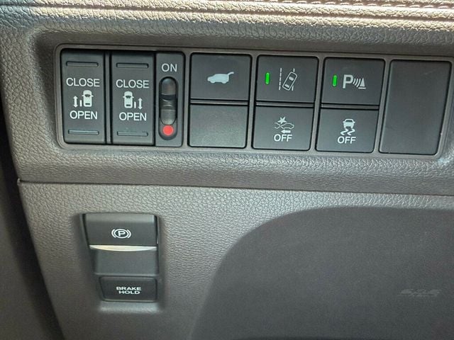 2018 Honda Odyssey Touring Automatic - 23040057 - 35
