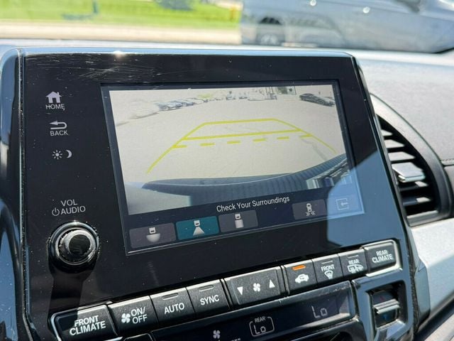 2018 Honda Odyssey Touring Automatic - 23040057 - 3