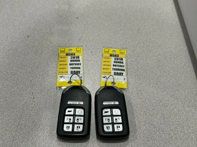 2018 Honda Odyssey Touring Automatic - 23040057 - 5