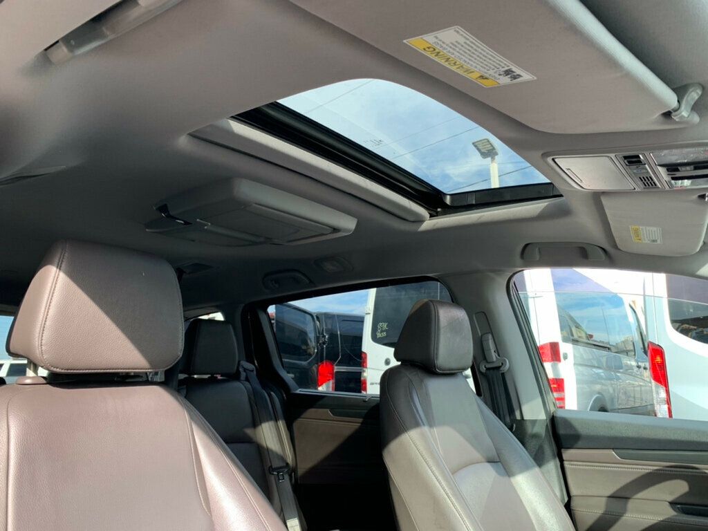 2018 Honda Odyssey Touring Automatic TV/DVD - 22946179 - 23