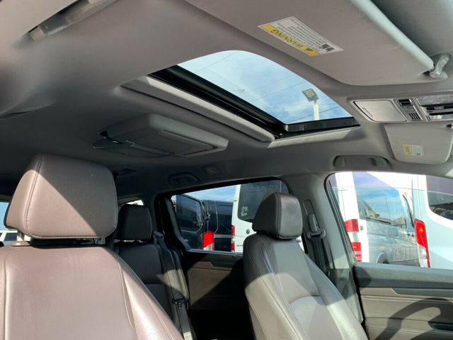 2018 Honda Odyssey Touring Automatic TV/DVD - 22946179 - 23