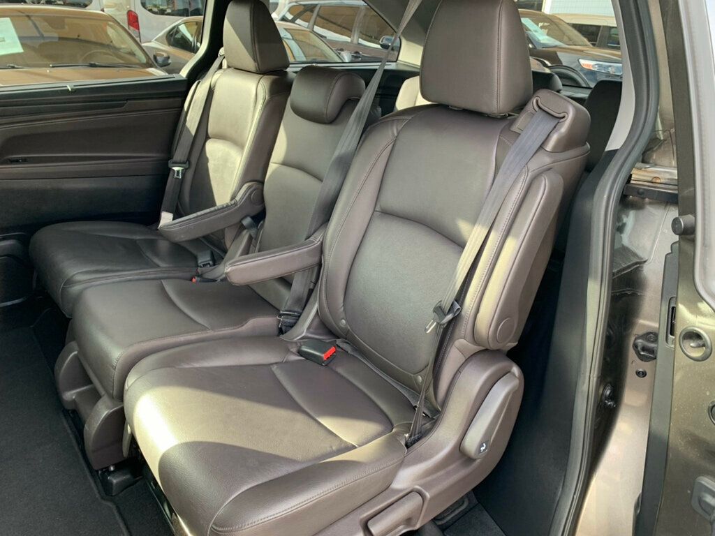 2018 Honda Odyssey Touring Automatic TV/DVD - 22946179 - 26