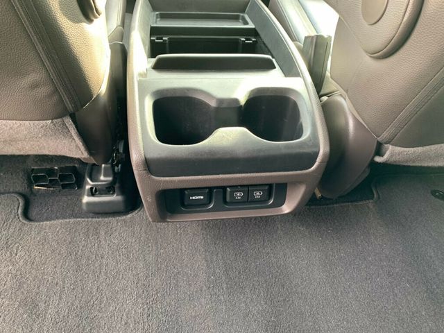 2018 Honda Odyssey Touring Automatic TV/DVD - 22946179 - 28