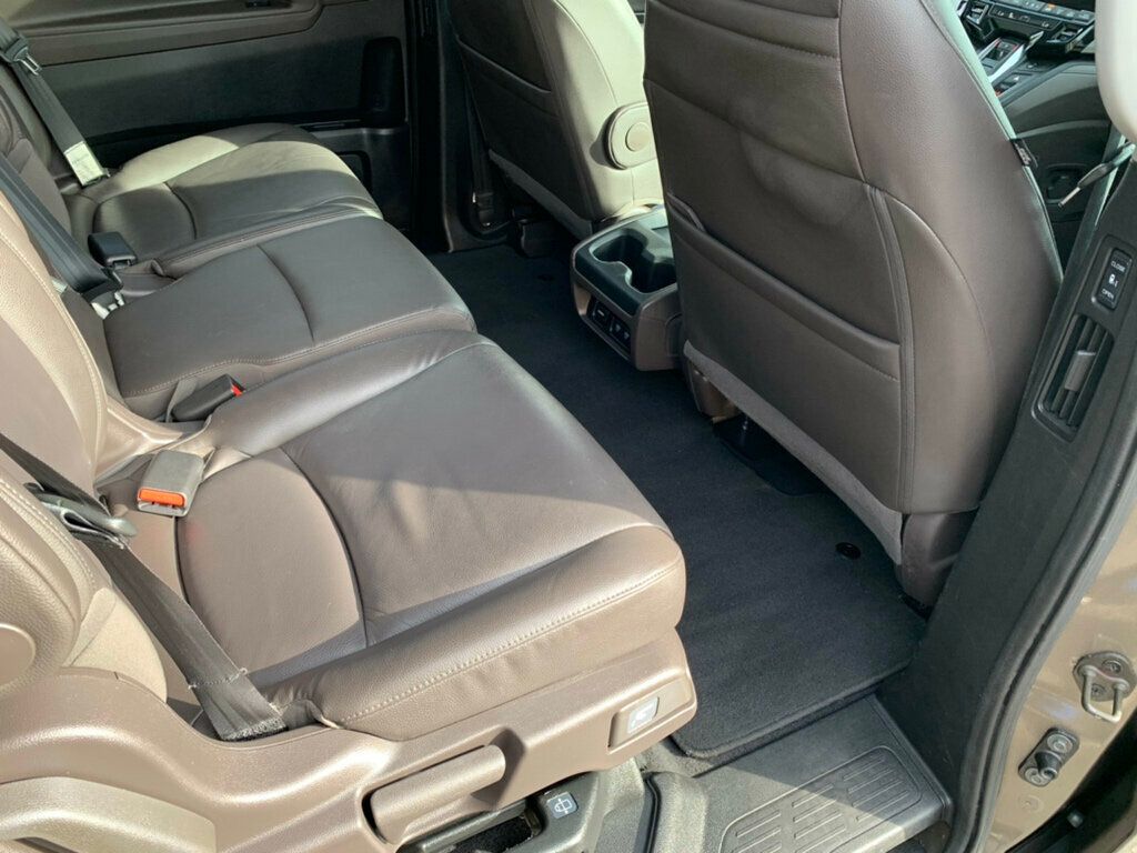 2018 Honda Odyssey Touring Automatic TV/DVD - 22946179 - 37