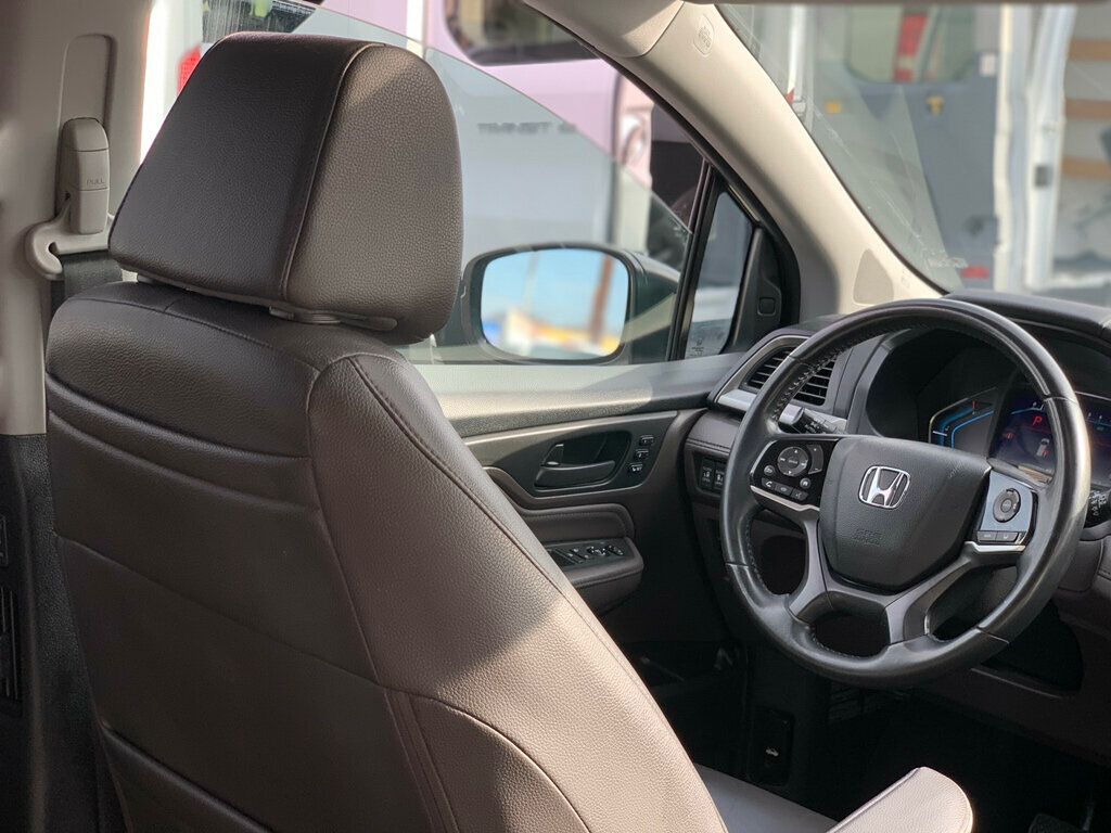 2018 Honda Odyssey Touring Automatic TV/DVD - 22946179 - 38