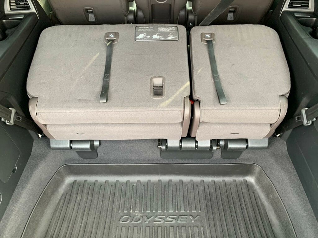 2018 Honda Odyssey Touring Automatic TV/DVD - 22946179 - 51