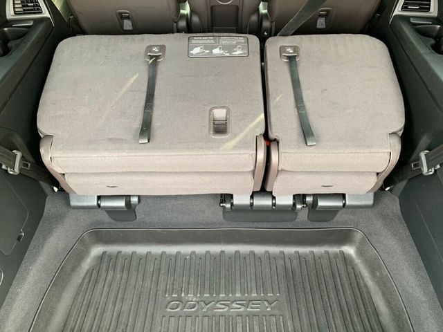 2018 Honda Odyssey Touring Automatic TV/DVD - 22946179 - 51