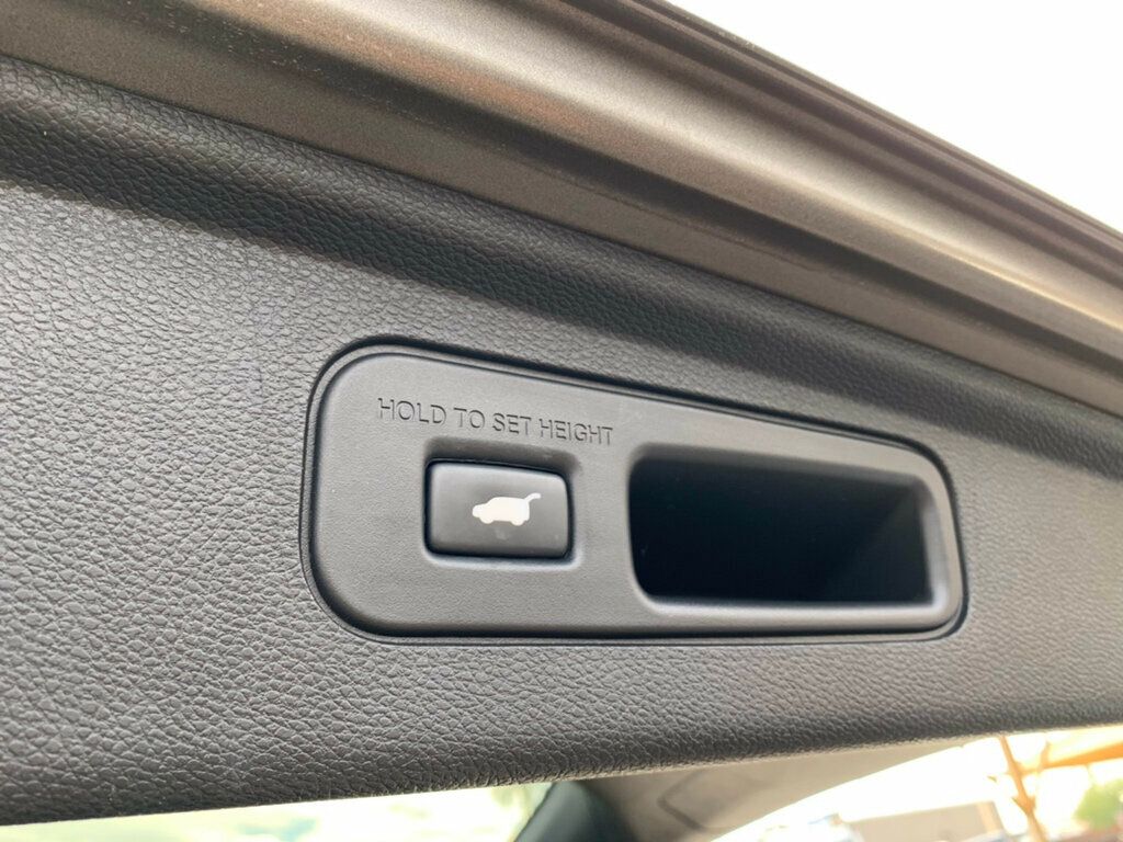 2018 Honda Odyssey Touring Automatic TV/DVD - 22946179 - 52