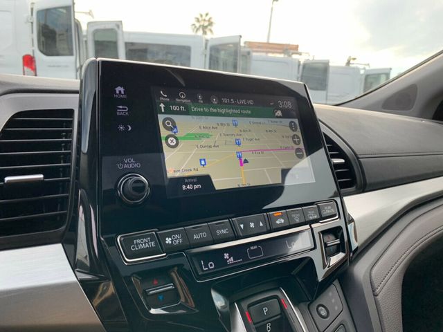 2018 Honda Odyssey Touring Automatic TV/DVD - 22946179 - 7