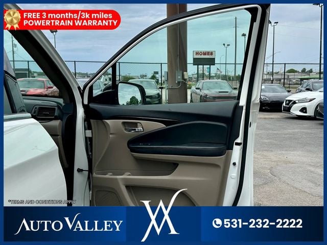2018 Honda Pilot Elite Sport Utility 4D - 23041546 - 16