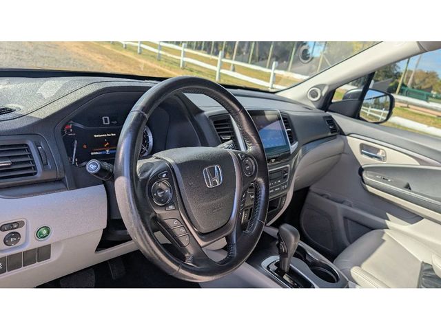 2018 Honda Pilot EX-L AWD - 22923697 - 17