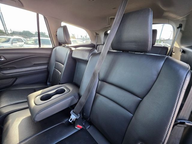 2018 Honda Pilot EX-L AWD - 22935286 - 19