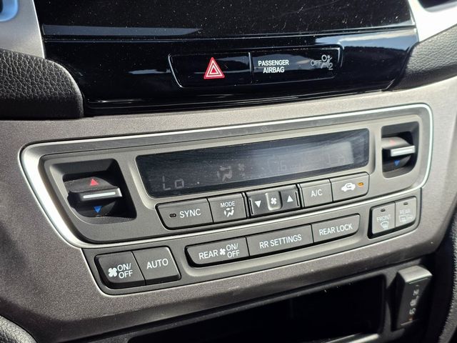 2018 Honda Pilot EX-L AWD - 22935286 - 34