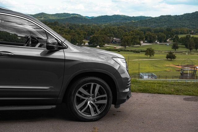 2018 Honda Pilot LocalTrade/Elite/AWD/BlindSpotMonitor/BackupCamera/HeatedSeats/ - 23049099 - 11
