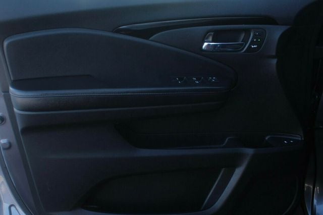 2018 Honda Pilot ONE OWNER AWD ELITE, W/ REAR DVD, NAVIGATION, LEATHER - 22944755 - 21