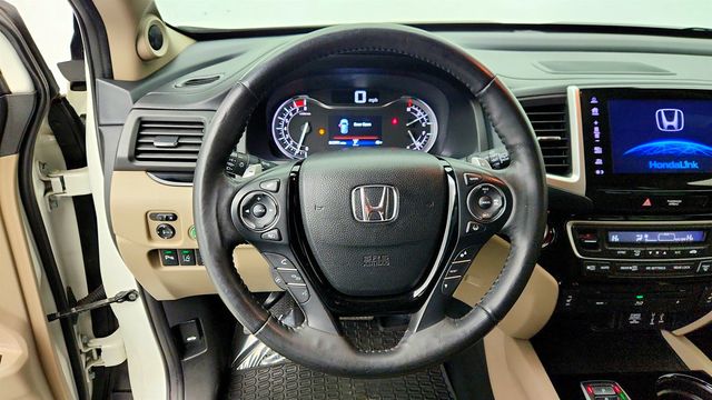 2018 Honda Pilot Touring AWD - 22975856 - 13