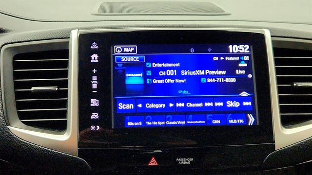 2018 Honda Pilot Touring AWD - 22975856 - 18