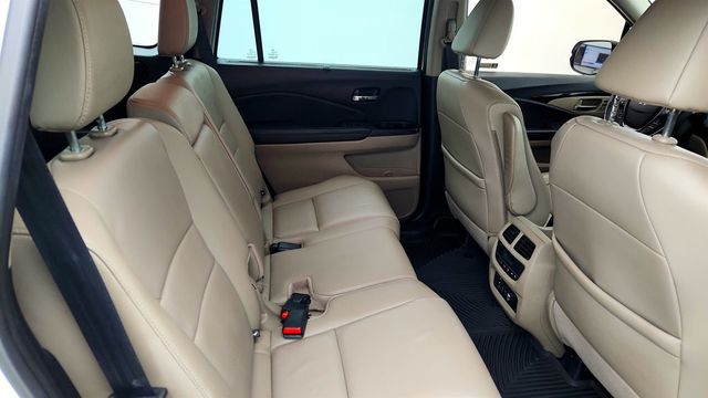 2018 Honda Pilot Touring AWD - 22975856 - 24