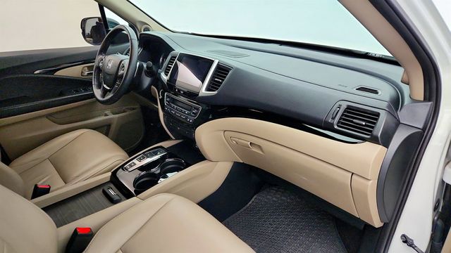 2018 Honda Pilot Touring AWD - 22975856 - 26