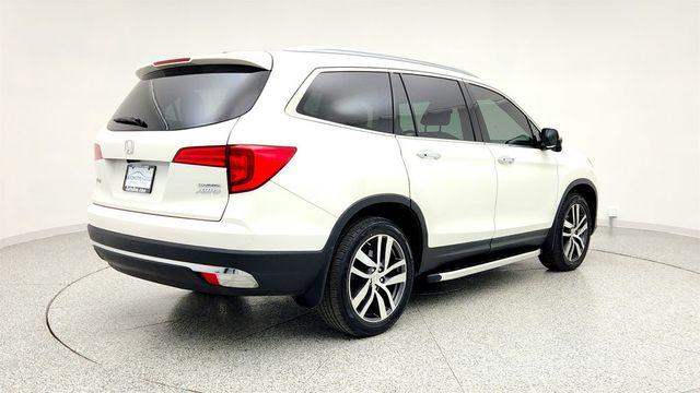 2018 Honda Pilot Touring AWD - 22975856 - 4