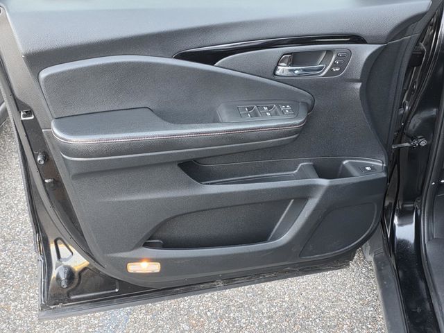 2018 Honda Ridgeline Black Edition AWD - 22934045 - 32