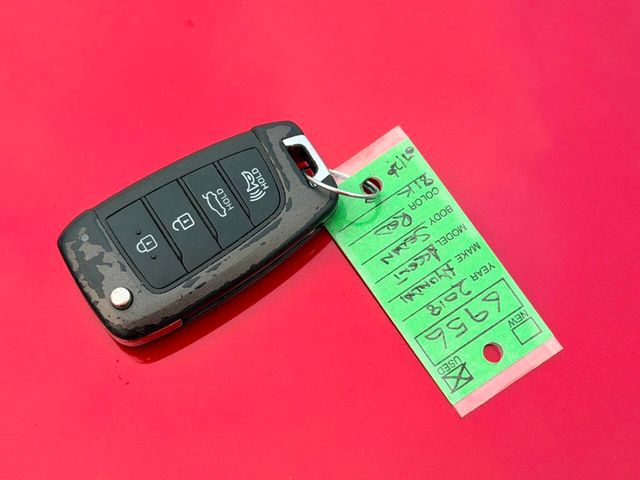 2018 Hyundai Accent SE Sedan Automatic - 23055243 - 38