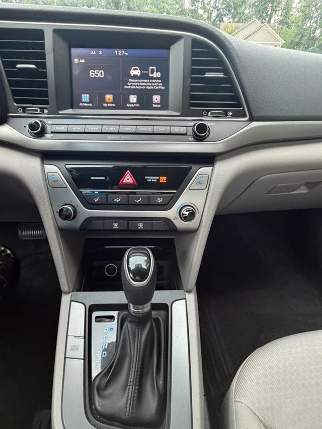 2018 Hyundai Elantra  - 23039203 - 9