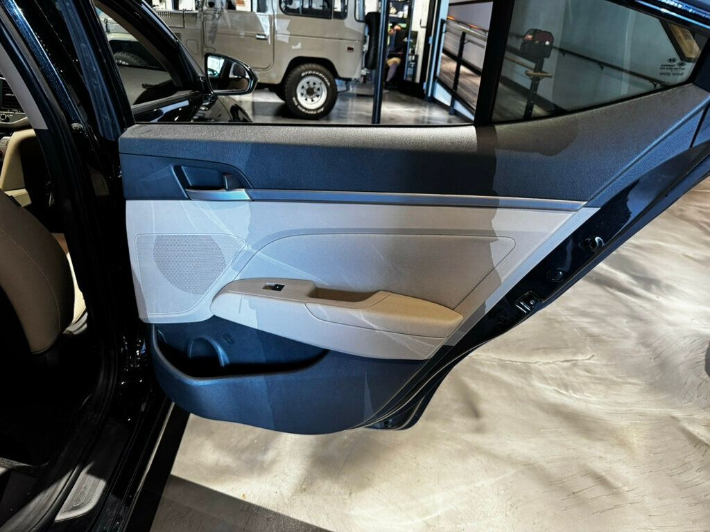 2018 Hyundai Elantra LocalTrade/ValueEdition/LowMiles/MoonRoof/HtdSeats/RearViewCam - 23026835 - 18