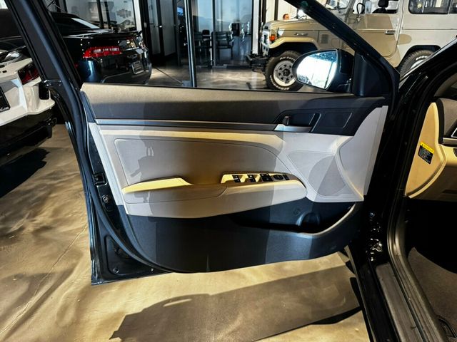 2018 Hyundai Elantra LocalTrade/ValueEdition/LowMiles/MoonRoof/HtdSeats/RearViewCam - 23026835 - 8